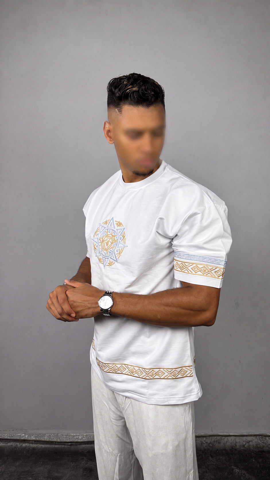 Iconic T-Shirt Navy – Front view