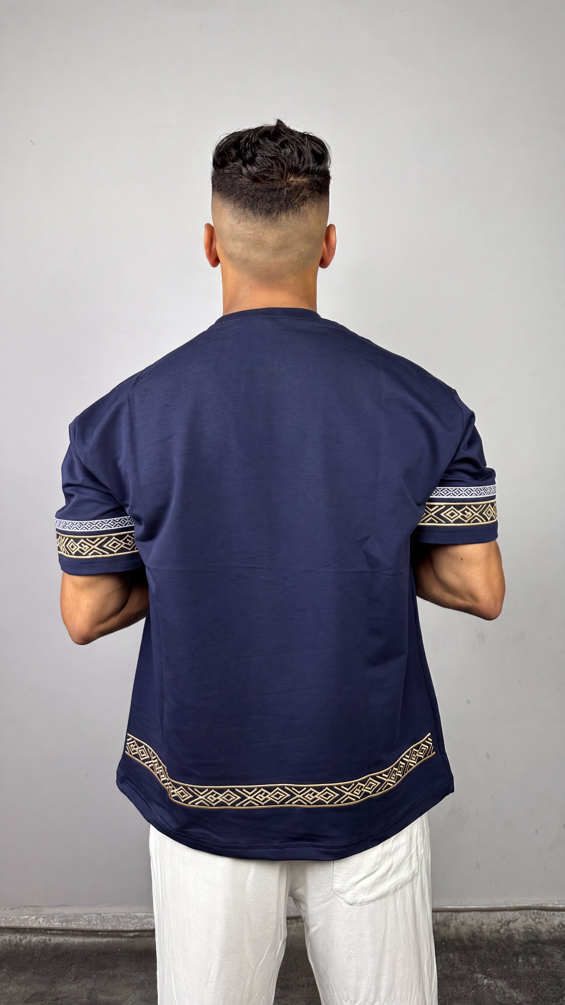Iconic T-Shirt Navy – Back view