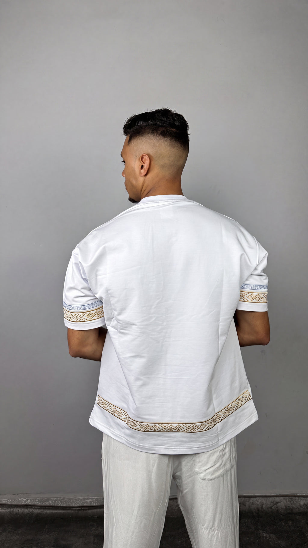 Iconic T-Shirt White – Back hem detail
